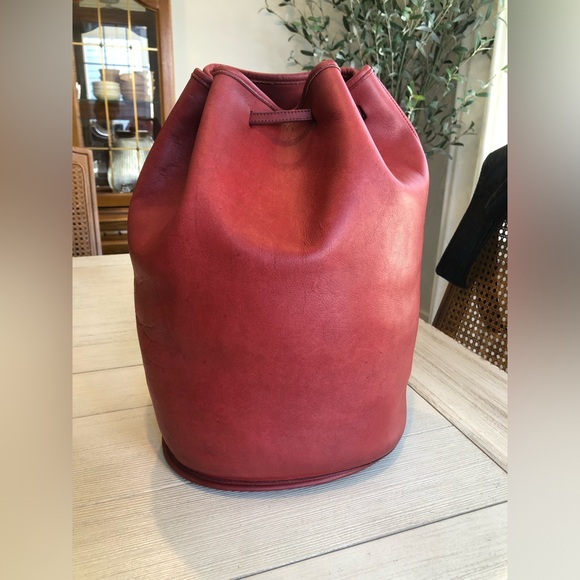 COACH VINTAGE RED LEATHER SLING BAG #9929 WITH HANGTAG - Picture 2 of 14